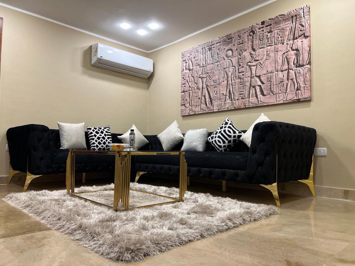 Grand Museum & Pyramids View Bed & Breakfast Nazlet el Simman