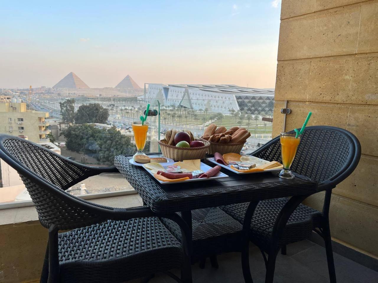 Grand Museum & Pyramids View *